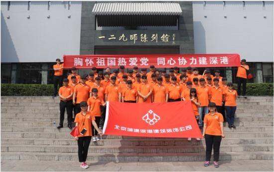 虞书欣生活中是什么模样？上半身少女下半身时尚女，这穿搭太时尚